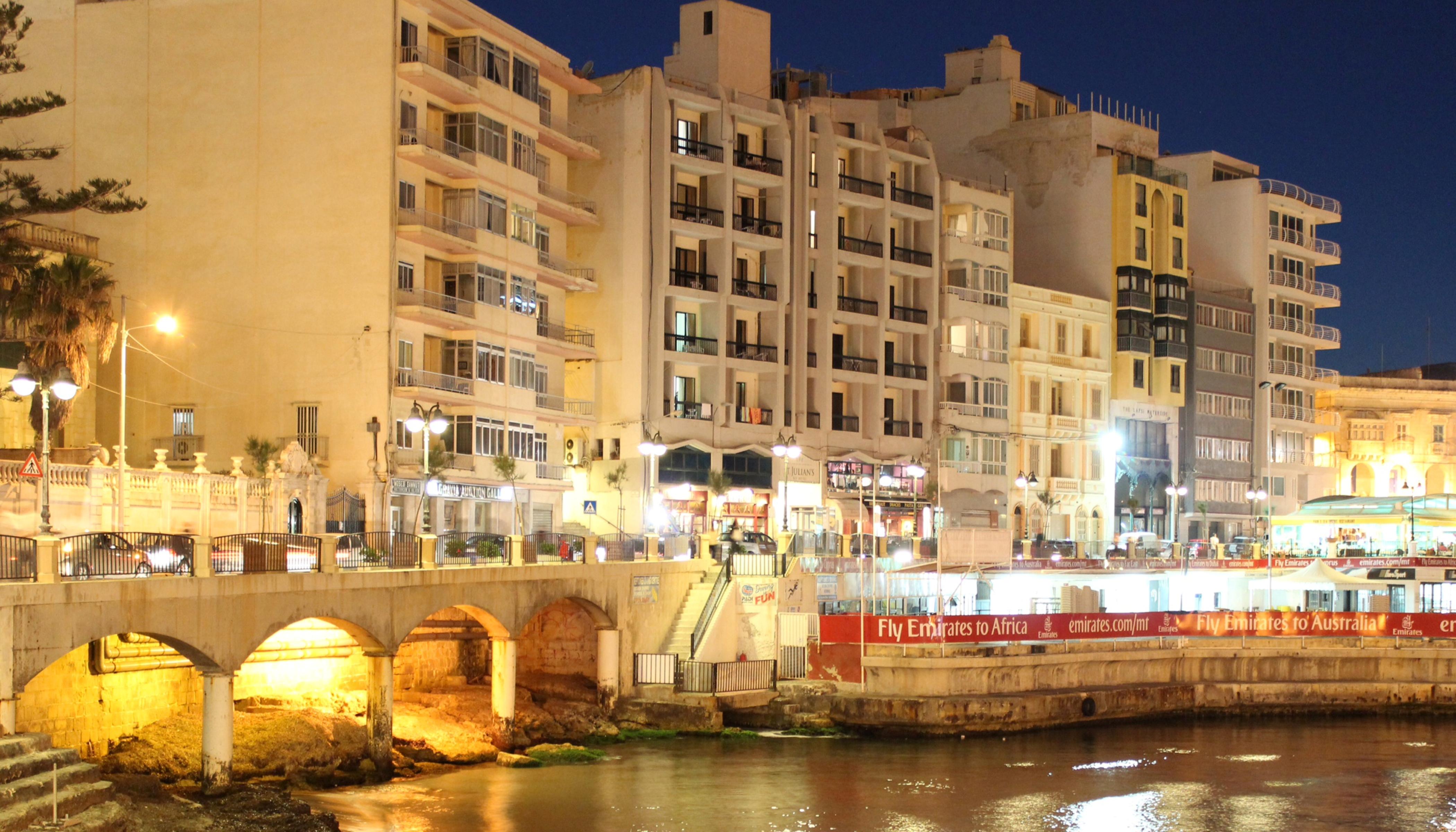 St. Julian'S Bay Hotel Exterior photo